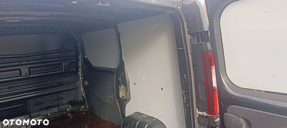 Opel Vivaro Trafic nv300 klimatyzacja L1H1 2014 r Vito master tempomat ładny - 17