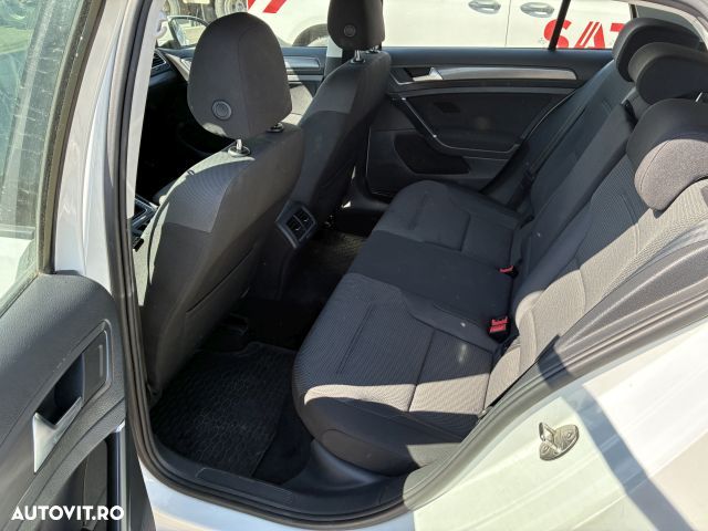 Volkswagen Golf 1.6 TDI Comfortline - 8