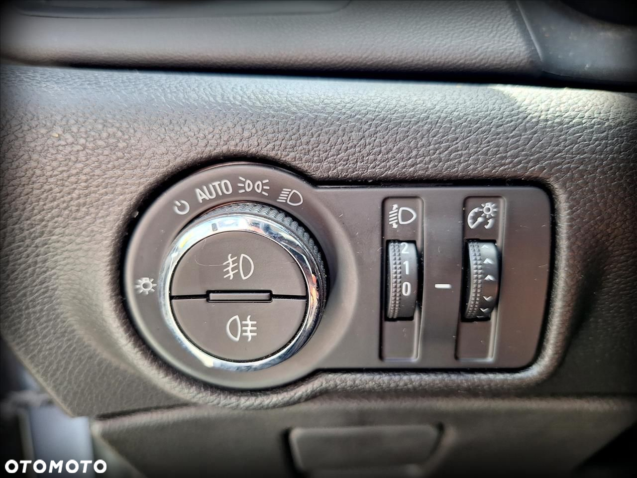 Opel Astra IV 1.4 T EU6 - 12