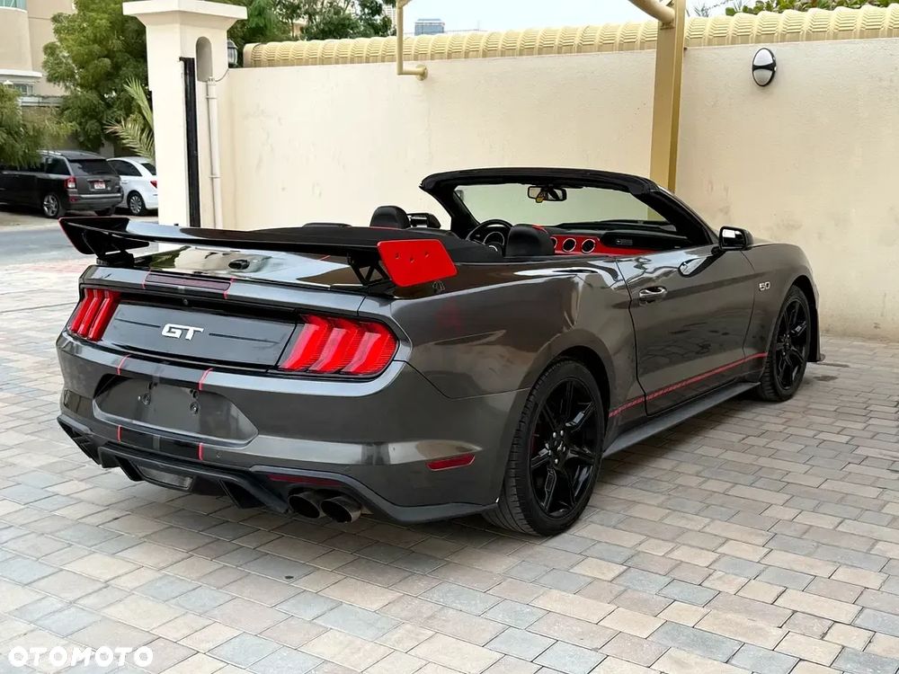 Ford Mustang - 4