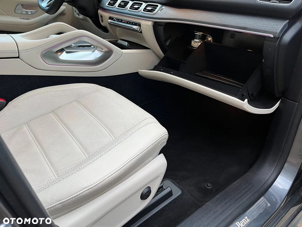 Mercedes-Benz GLS - 29