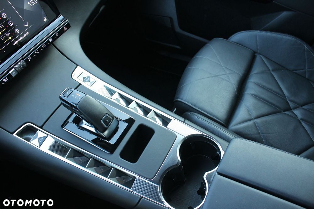 DS Automobiles DS 7 Crossback - 10