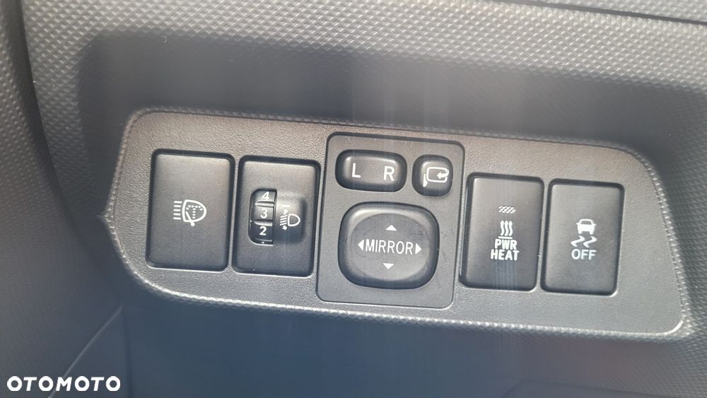 Toyota Auris 1.4 D-4D Premium MM - 27
