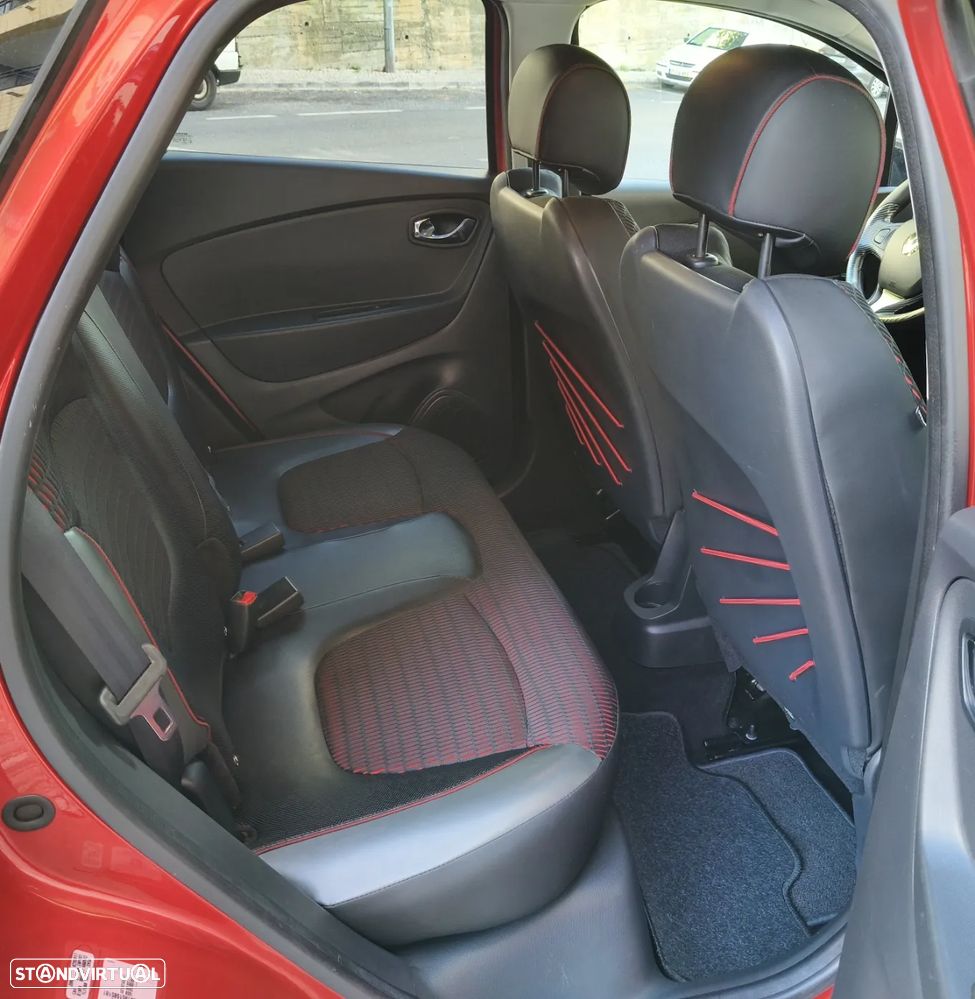 Renault Captur 0.9 TCE Helly Hansen - 17