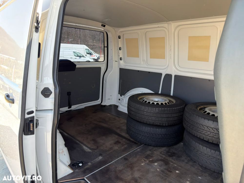 Volkswagen Transporter T6.1 - 22
