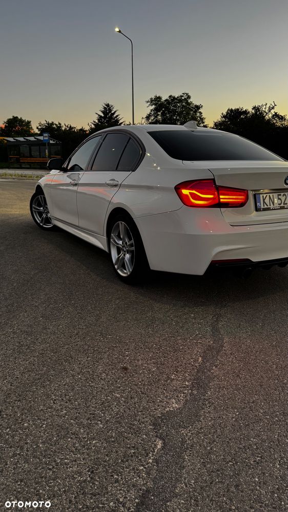 BMW Seria 3 328i xDrive Sport Line - 4