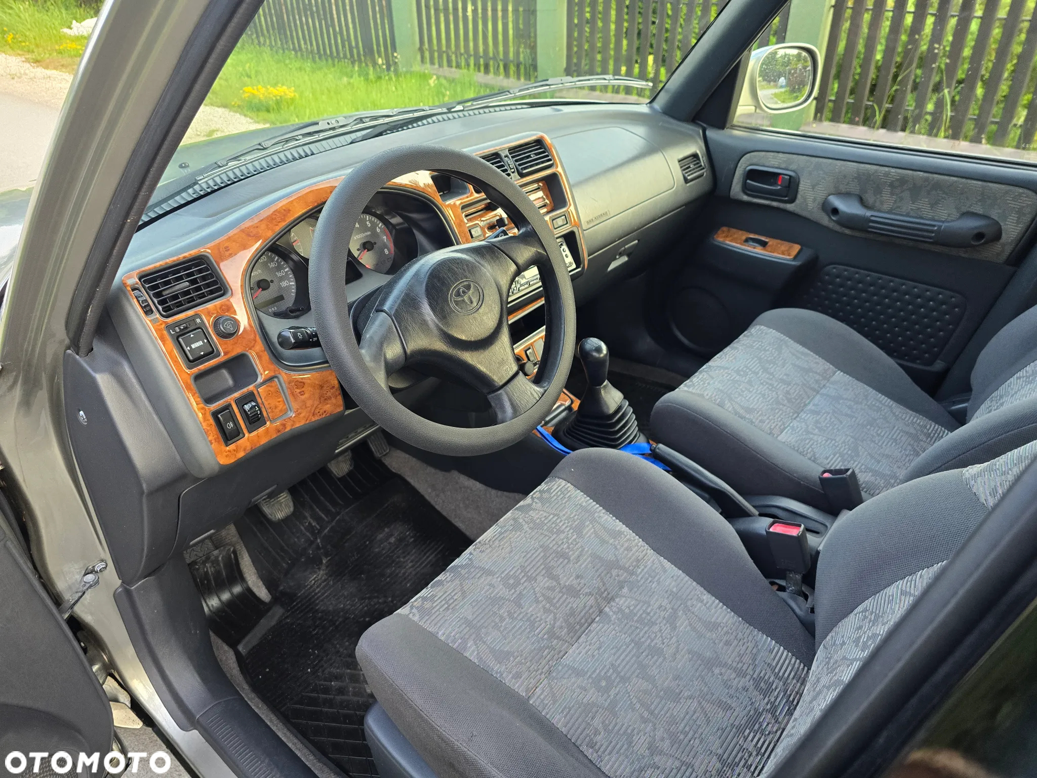 Toyota RAV4 2.0 GLi - 9