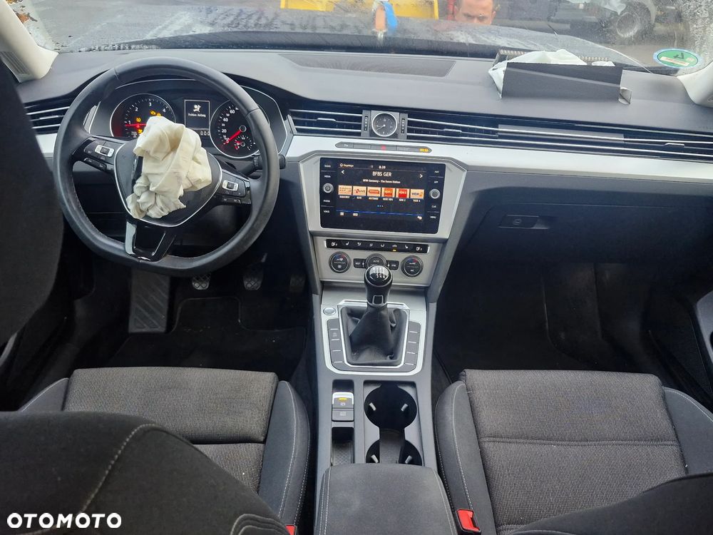 Volkswagen Passat 2.0 TDI SCR Comfortline - 7