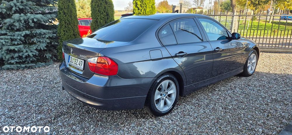 BMW Seria 3 320i - 21