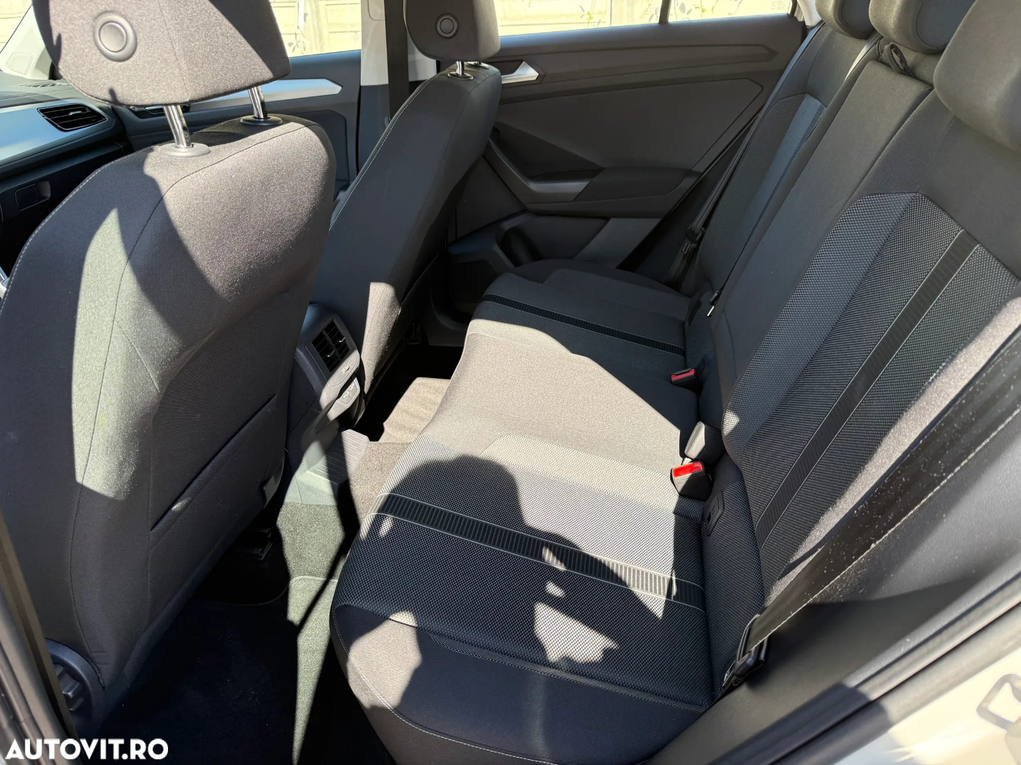 Volkswagen T-ROC 1.0 TSI Advanced - 13