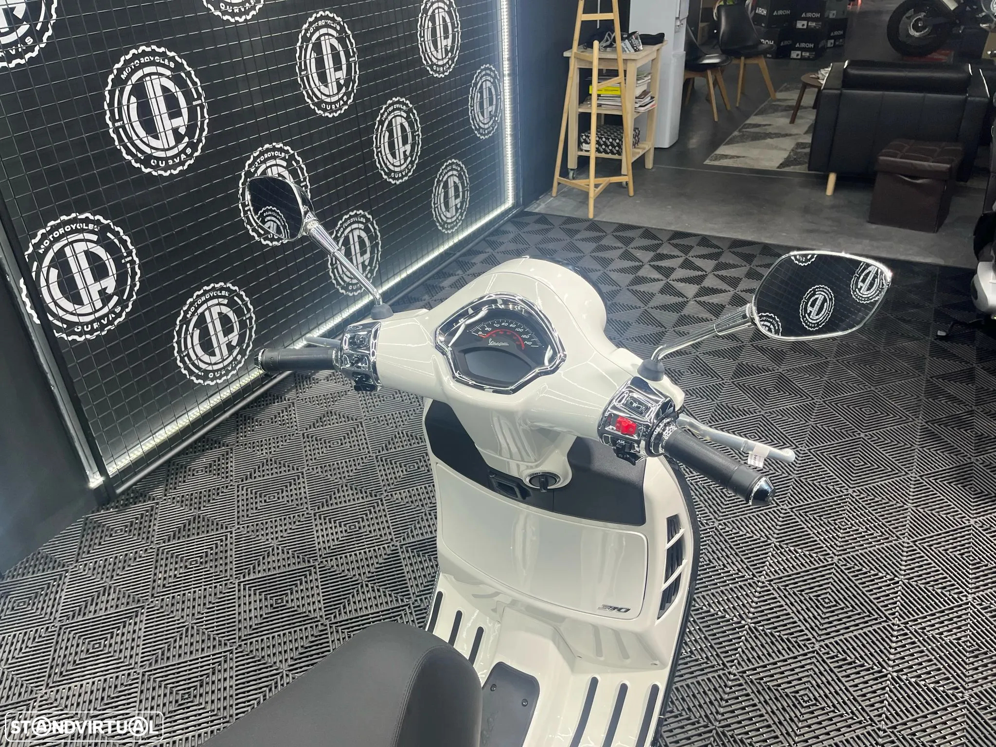 Vespa GTS Super 310 - 7