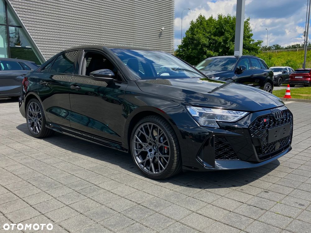 Audi RS3 Limousine - 5