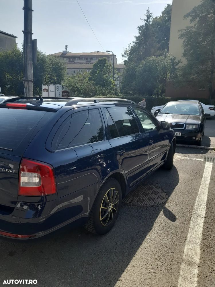 Skoda Octavia Combi 1.6 TDI DPF Ambition - 3