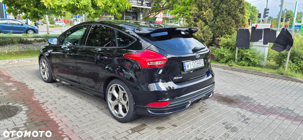 Ford Focus 2.0 EcoBoost ST mit Leder-Sport-Paket - 18