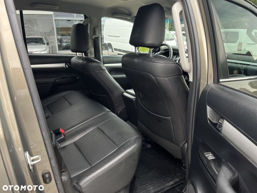 Toyota Hilux 2.8 D-4D Double Cab SR5 4x4 - 20