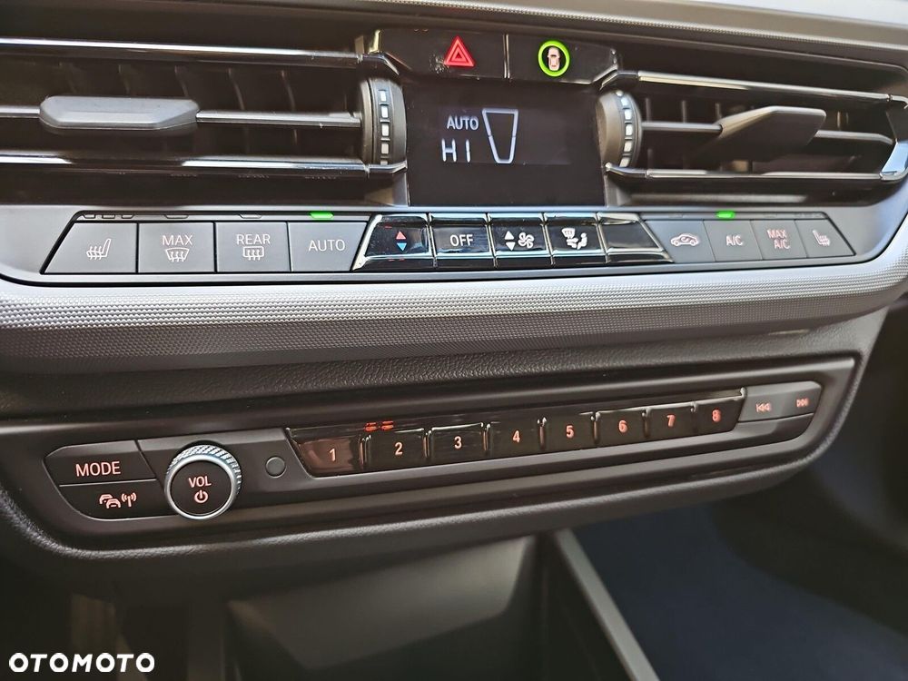 BMW Seria 1 118i Advantage - 25