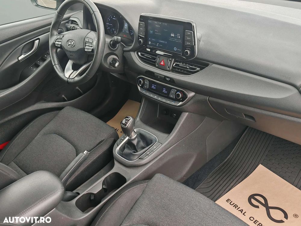 Hyundai i30 1.5 110CP M/T Highway - 10