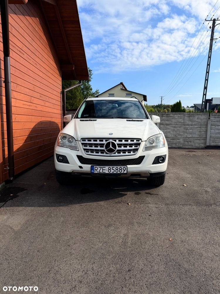 Mercedes-Benz ML 350 4-Matic - 11