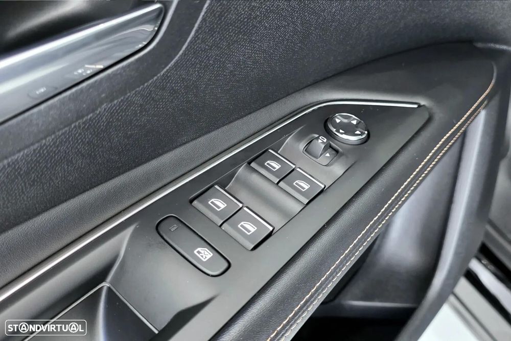 Peugeot 3008 1.6 Hybrid GT Pack e-EAT8 - 9