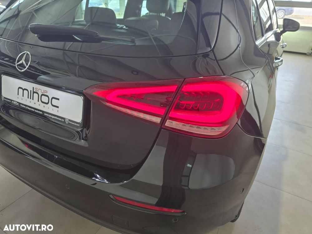 Mercedes-Benz A 180 Sedan 7G-DCT Style - 6