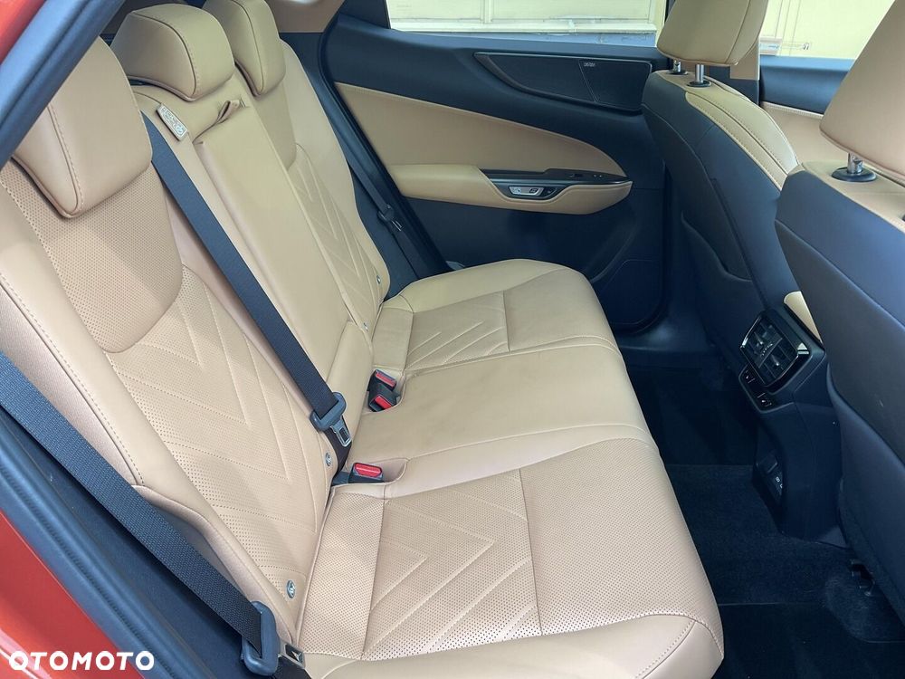 Lexus NX 350h Omotenashi AWD - 14