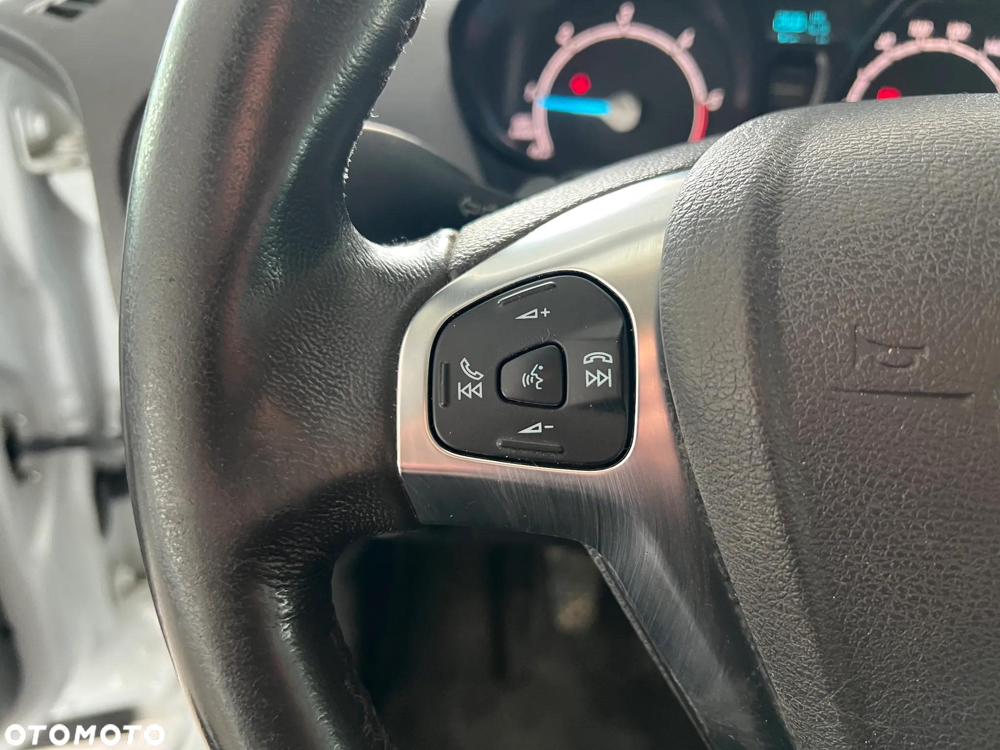 Ford Courier - 21