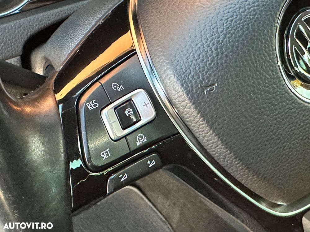 Volkswagen Golf 2.0 TDI (BlueMotion Technology) Highline - 17