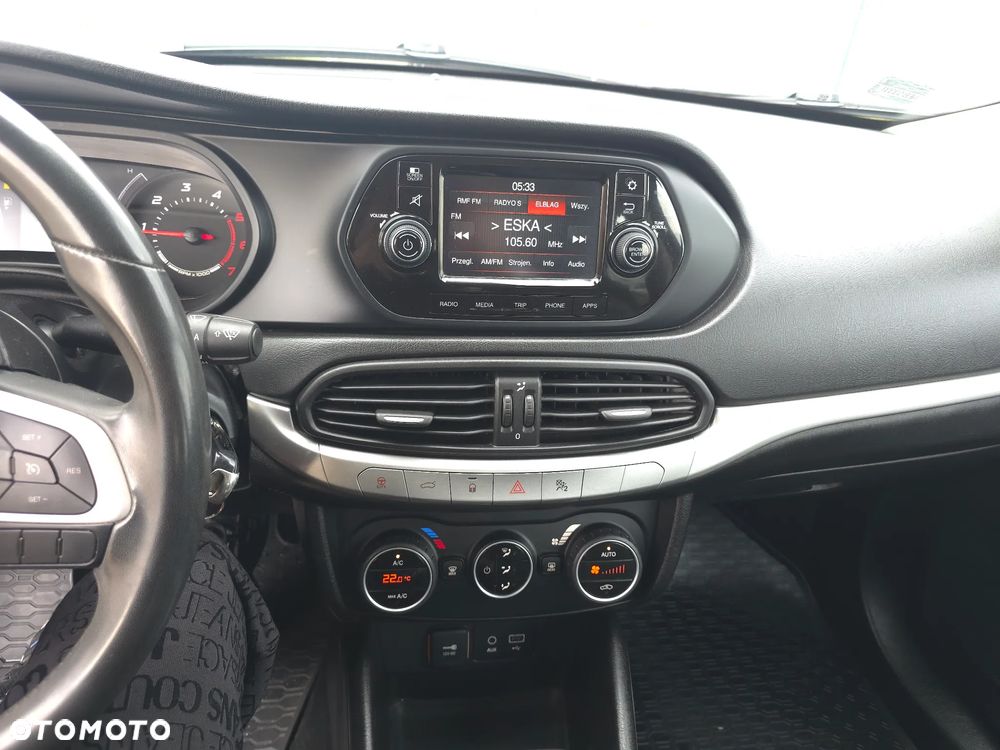 Fiat Tipo 1.6 MultiJet 16v Lounge - 25