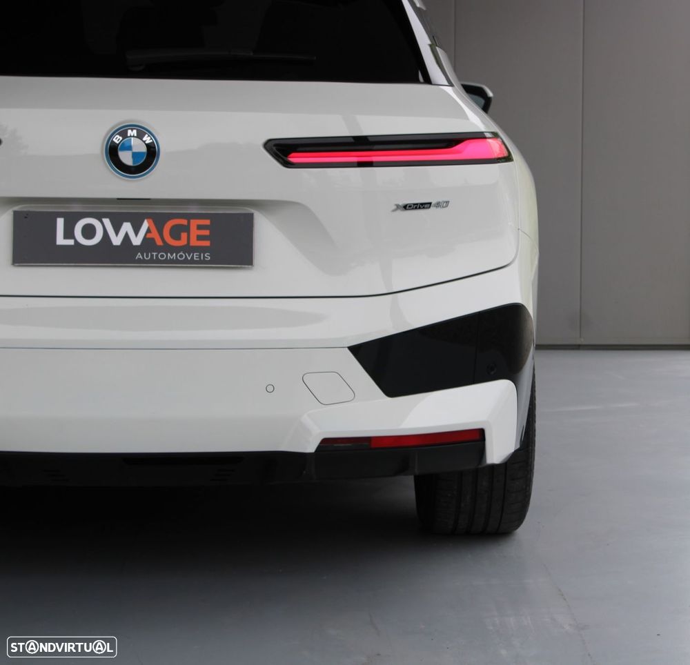 BMW iX xDrive 40 - 12