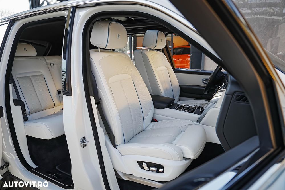 Rolls-Royce Cullinan Standard - 24