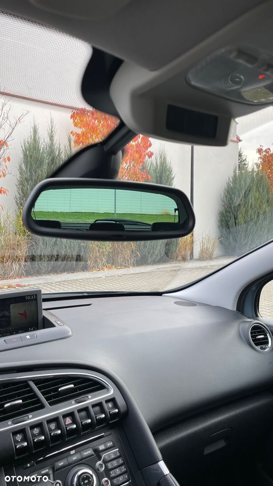 Peugeot 3008 2.0 HDi HYbrid4 - 28