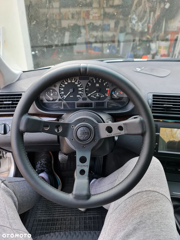 BMW Seria 3 320i - 10