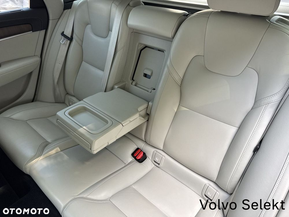Volvo V90 Cross Country - 11