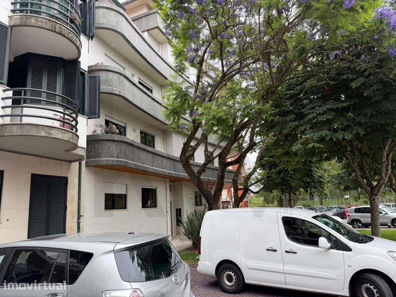 Exclusivo T2 Renovado no Bairro do Alboi | Vistas Panorâmicas e Garage - Grande imagem: 3/21