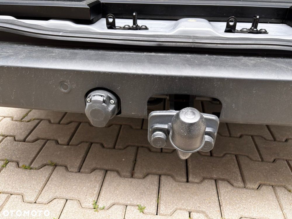 Volkswagen Transporter 2.0 TDI 150 KM 8-automat 8m L1 - 36