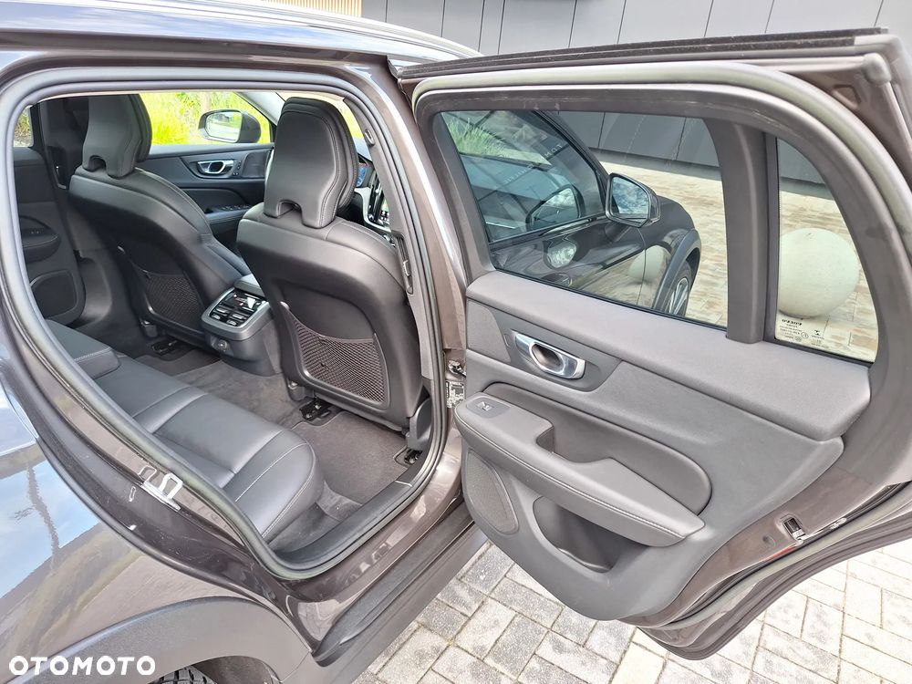 Volvo V60 Cross Country Ultimate B5 B AWD - 23