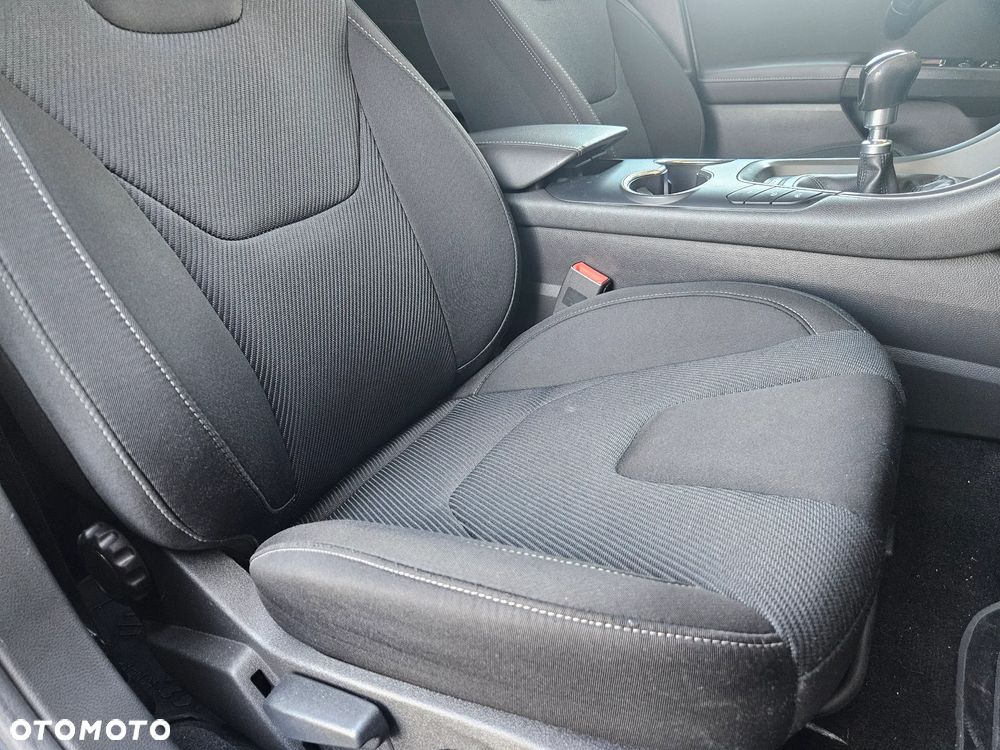 Ford Mondeo - 23
