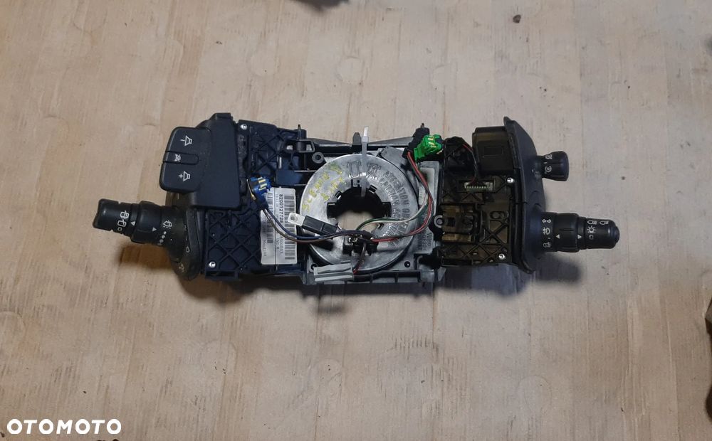 Przełącznik zespolony RENAULT SCENIC II 61880052   8200127728 - 1