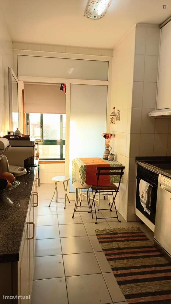 Quarto - localizado em Senhora da Hora Porto - Grande imagem: 3/17