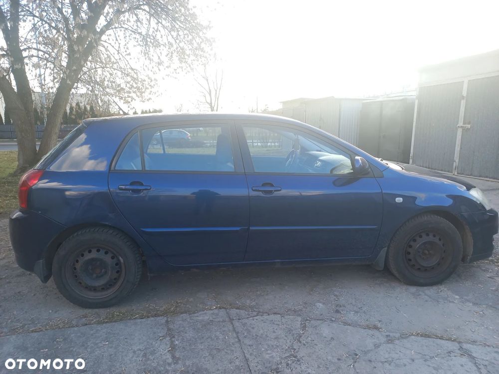 Toyota Corolla - 4