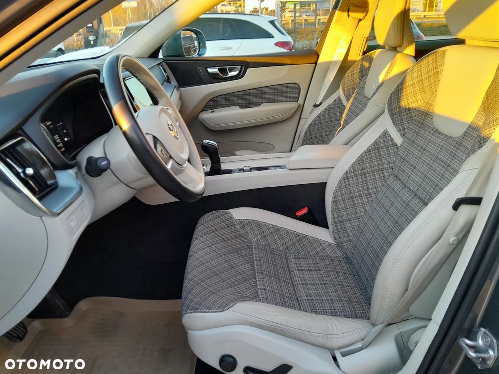 Volvo XC 60 D4 AWD Momentum - 10