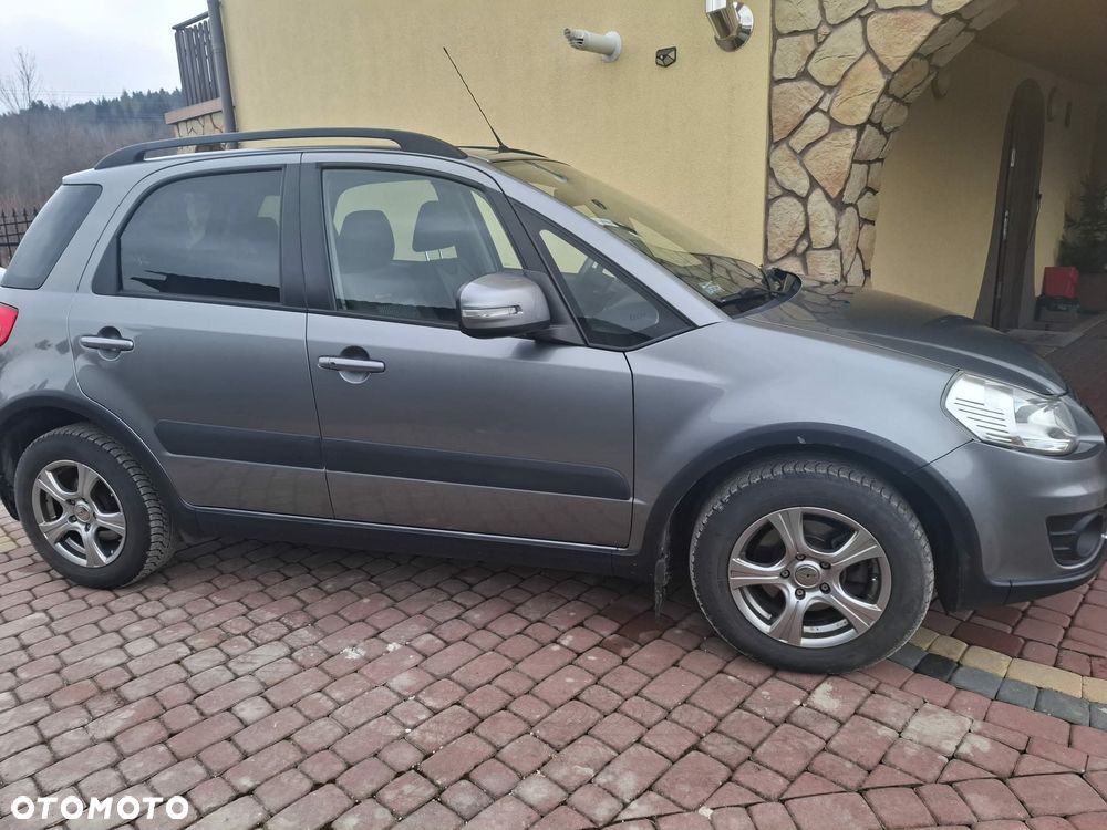 Suzuki SX4 1.6 Comfort - 1