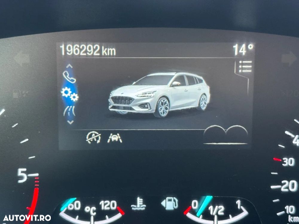 Ford Focus 1.5 EcoBlue Start-Stopp-System Aut. ST-LINE DESIGN - 11