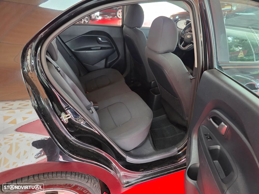 Kia Rio 1.1 CRDi - 29