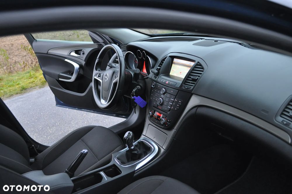 Opel Insignia - 25