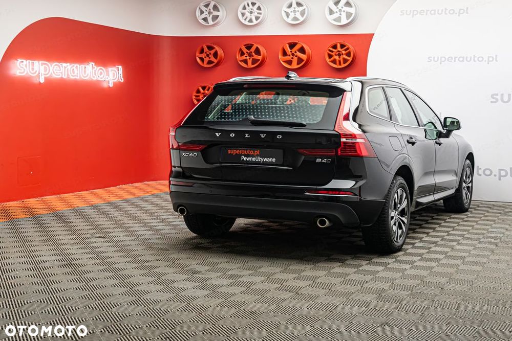 Volvo XC 60 B4 D AWD Momentum Pro - 7