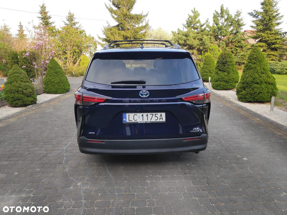 Toyota Sienna - 6