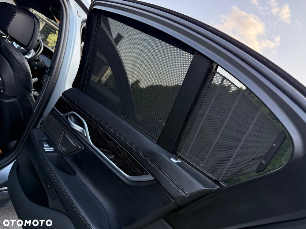 BMW Seria 7 740d xDrive sport - 31