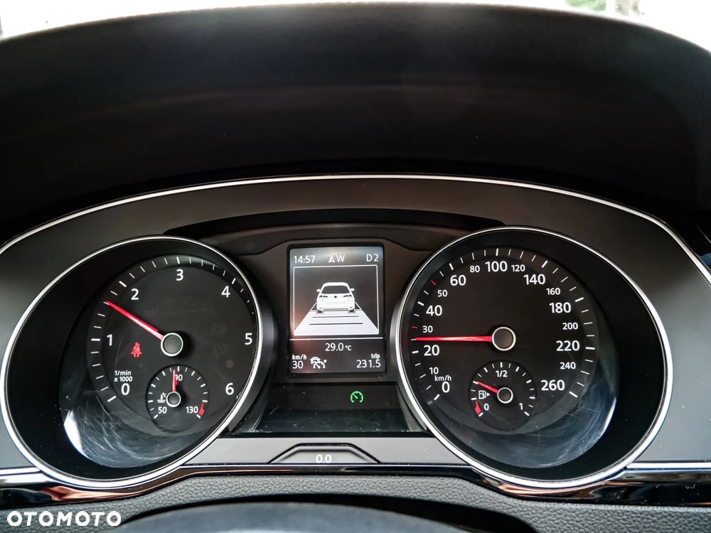 Volkswagen Passat 2.0 TDI SCR DSG Highline - 32