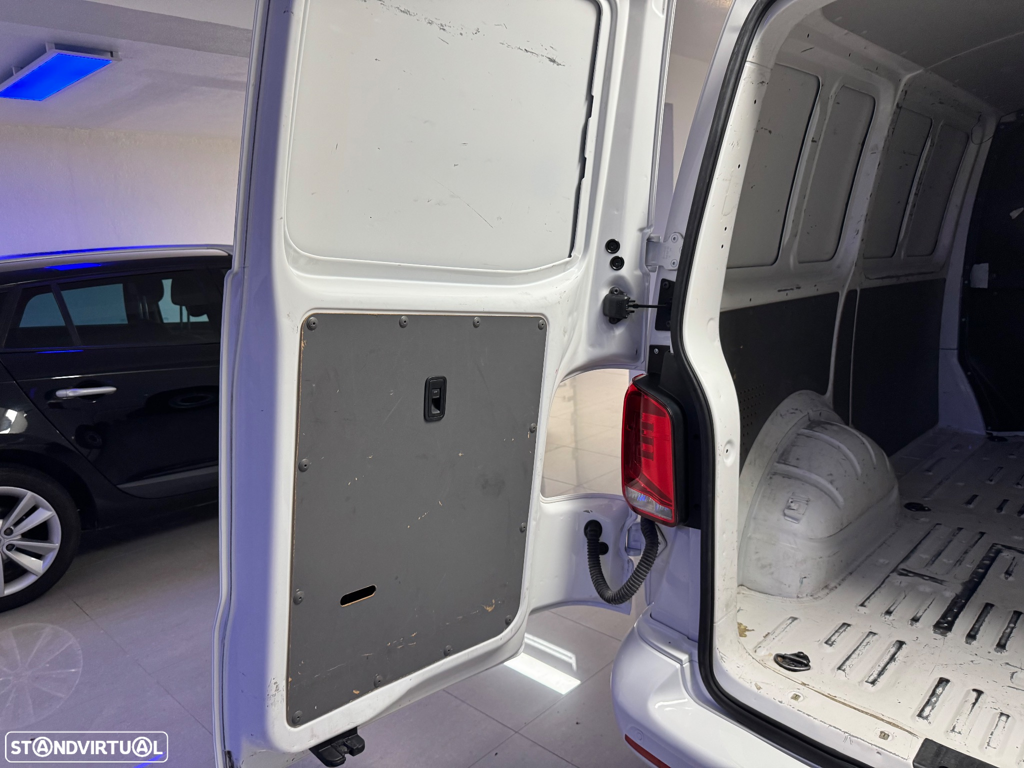 VW TRANSPORTER 2.0 TDI C/IVA BUSINESS AC OCASIÃO - 28
